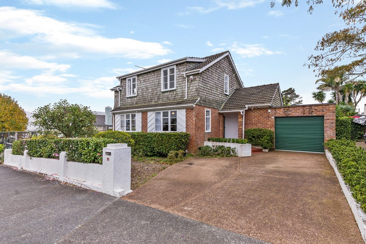11 Tirotai Crescent, Westmere, Auckland - Carousel 1