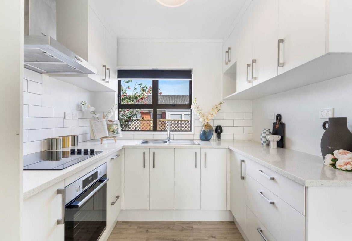 2/282 Shirley Road, Papatoetoe, Auckland - Carousel 2