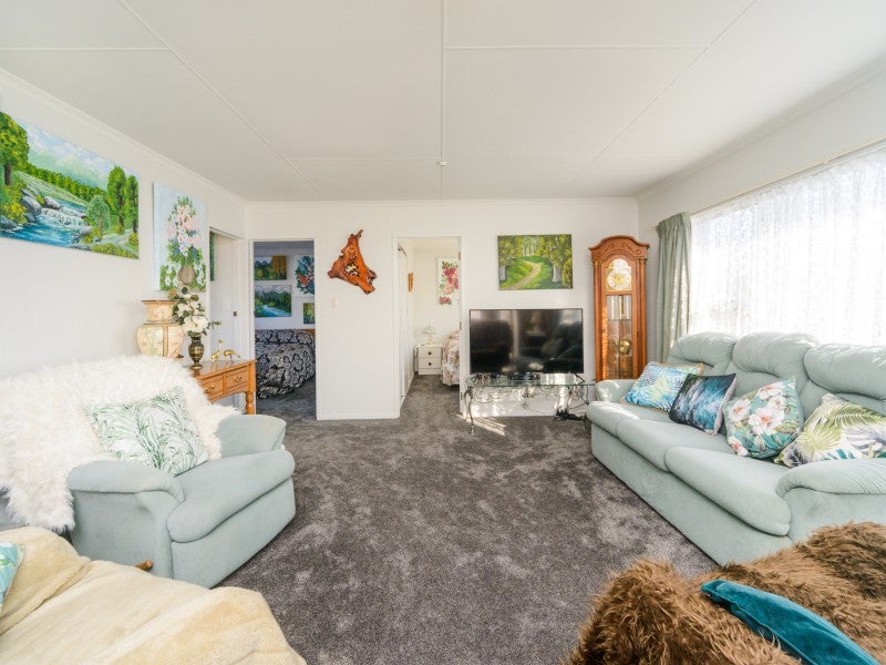 10 Bethel Court, Milson, Palmerston North - Carousel 2