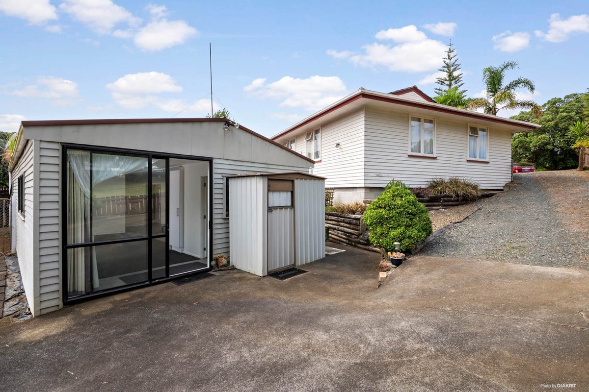 3 Leilani Place, Red Hill, Papakura - Carousel 1