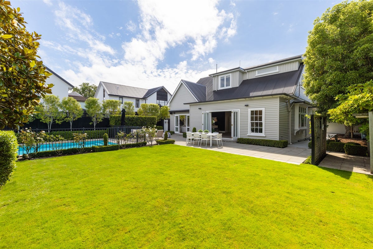 23 Bristol Street, St Albans, Christchurch - Carousel 2