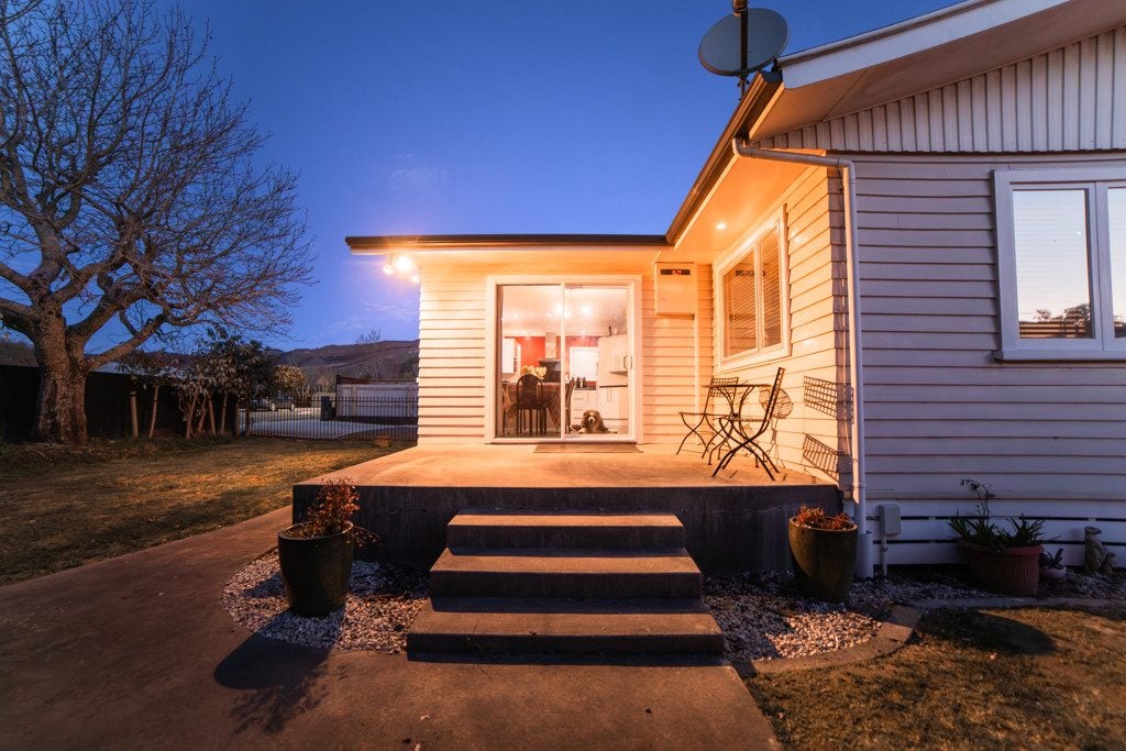 64 Bateup Road, Richmond - Carousel 16