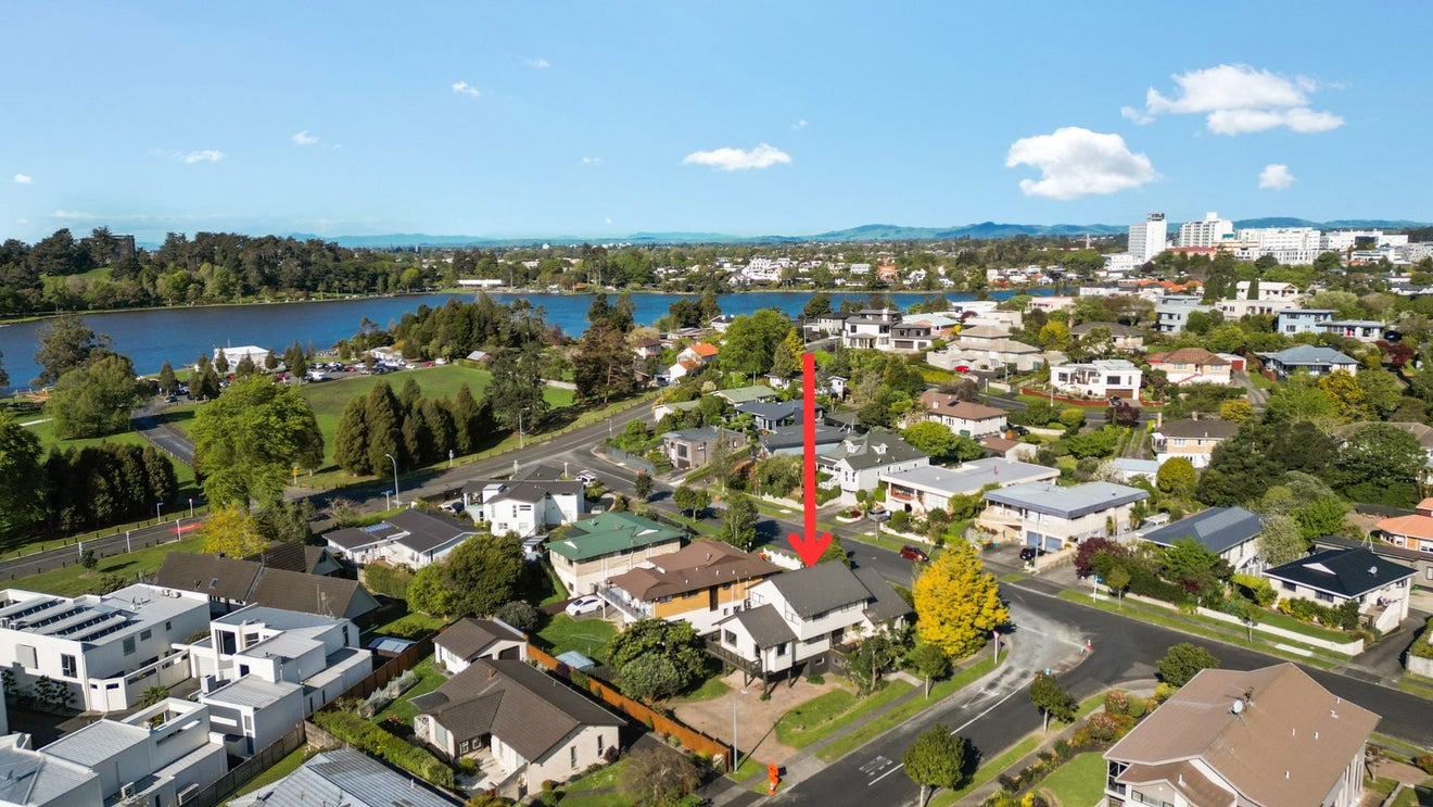 83 Gilbass Avenue, Hamilton Lake, Hamilton - Carousel 18