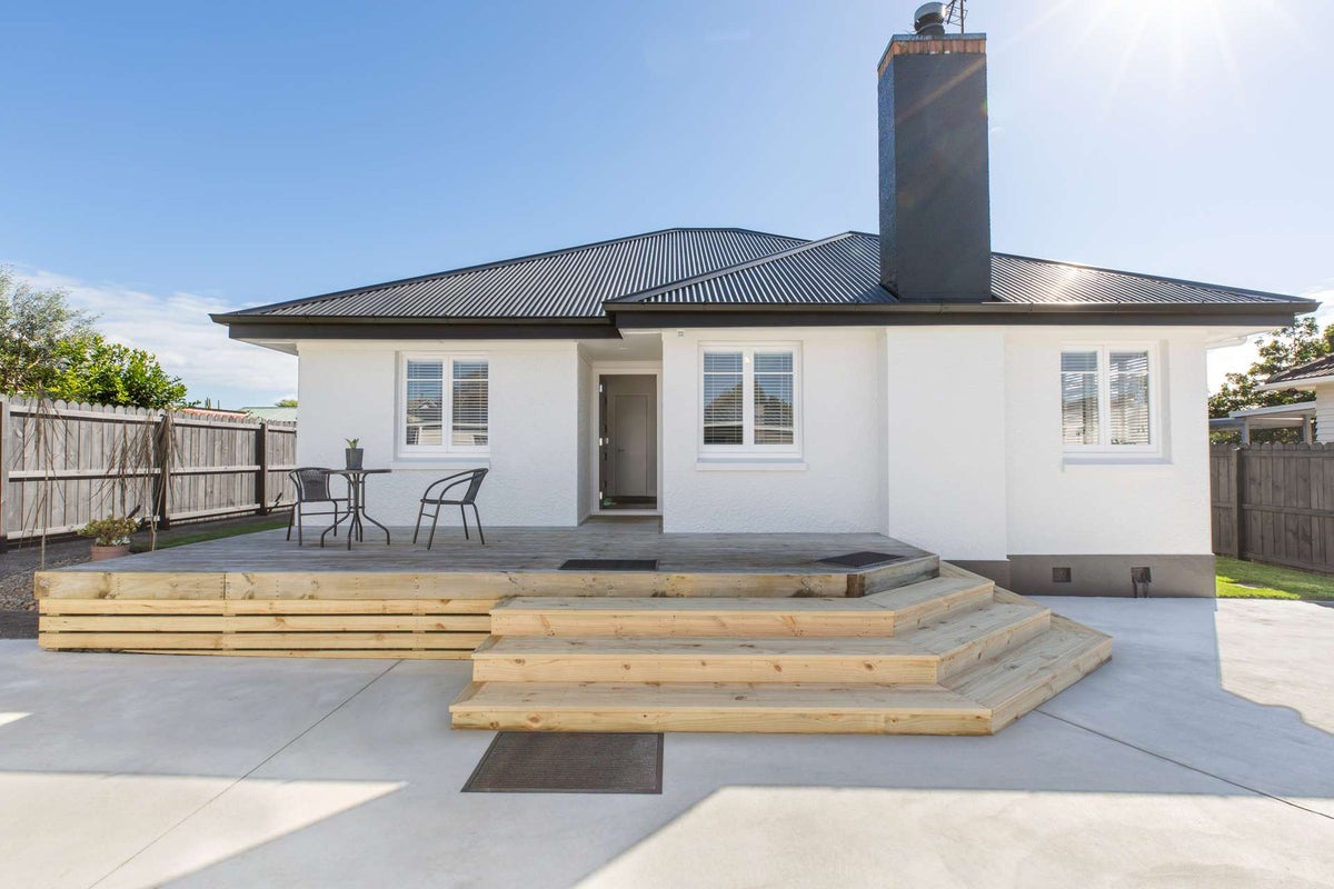 14 Howden Street, Waiuku, Waiuku - Carousel 1