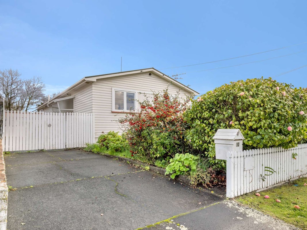 10 Burns Street, Tawhero, Whanganui - Carousel 1