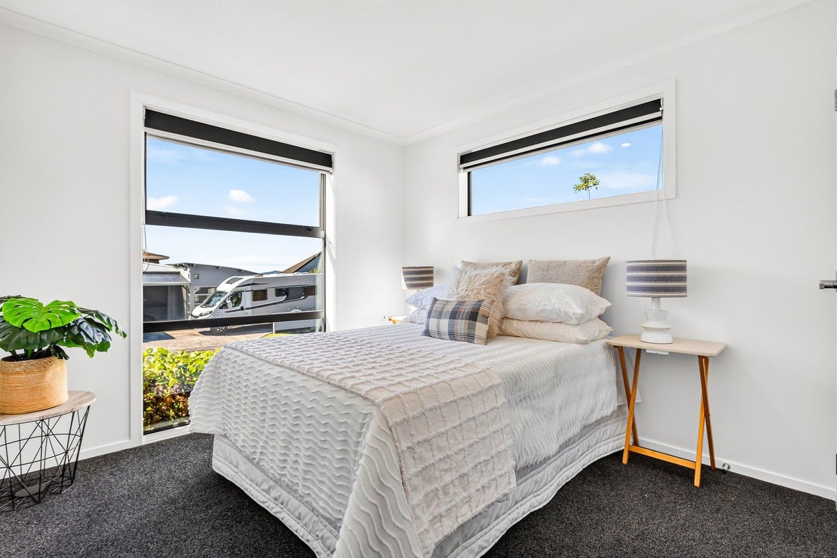 2/2 Summit Terrace, Dinsdale, Hamilton, Waikato - Carousel 2