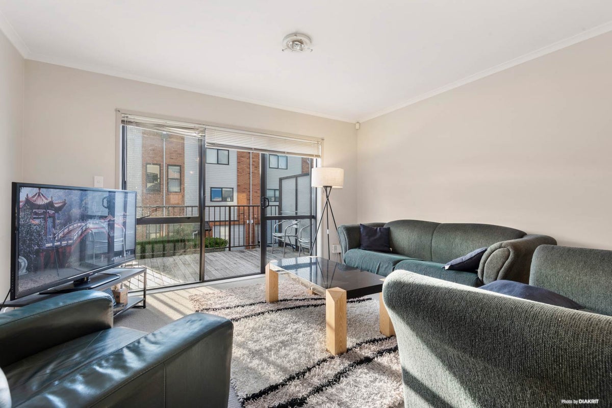 195/172 Mcleod Road, Te Atatu South, Auckland - Carousel 2
