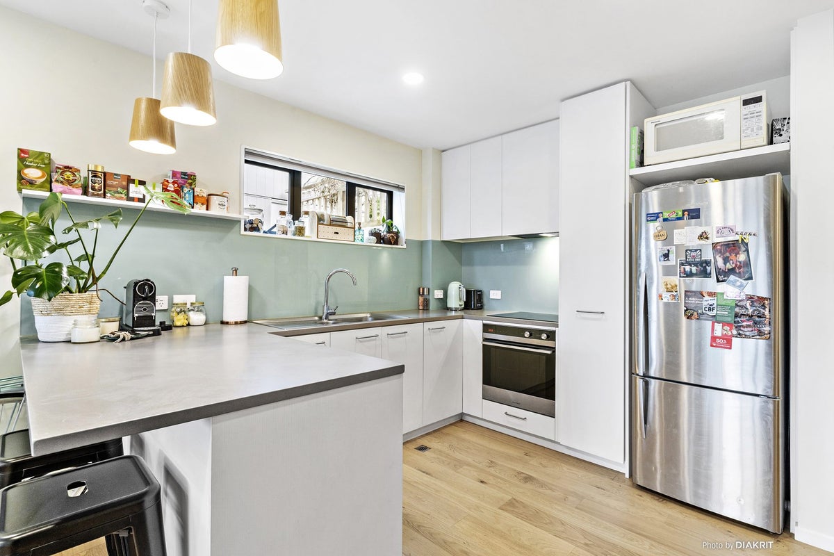 9/104 Maupuia Road, Maupuia, Wellington - Carousel 2
