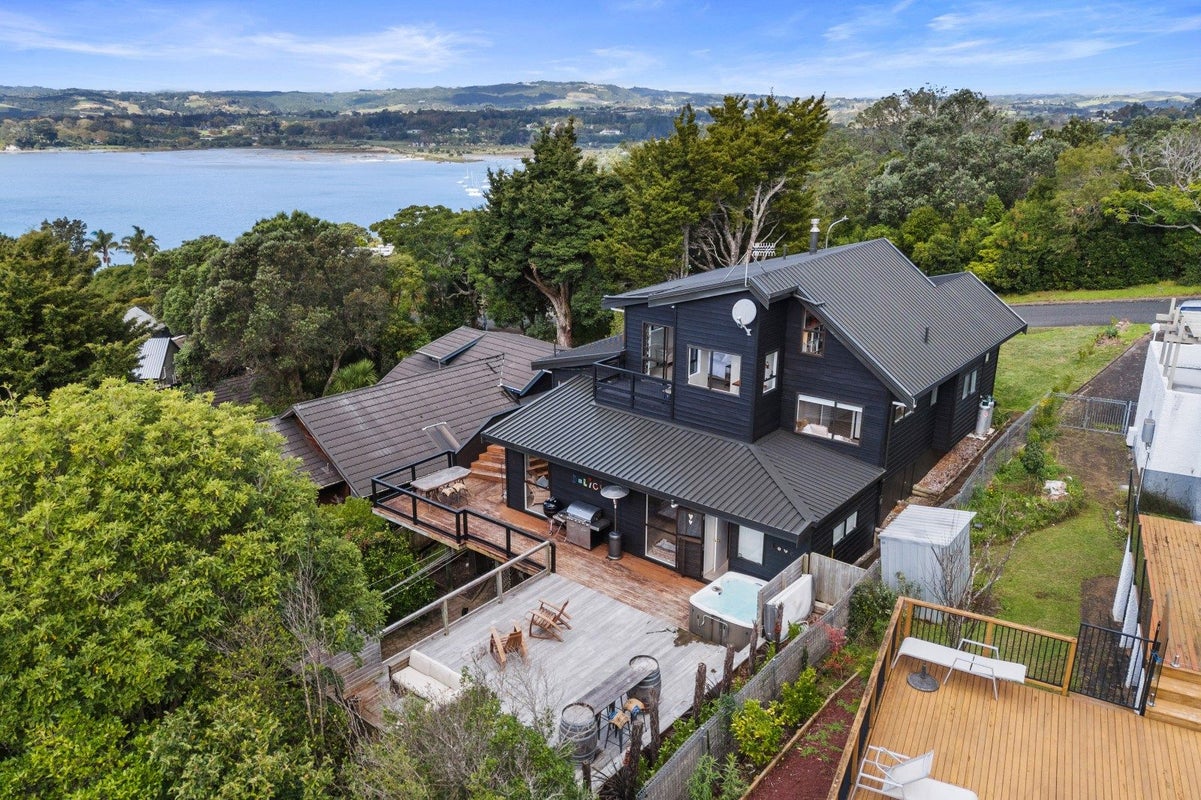 188 Sandspit Road, Shelly Park, Auckland - Carousel 1