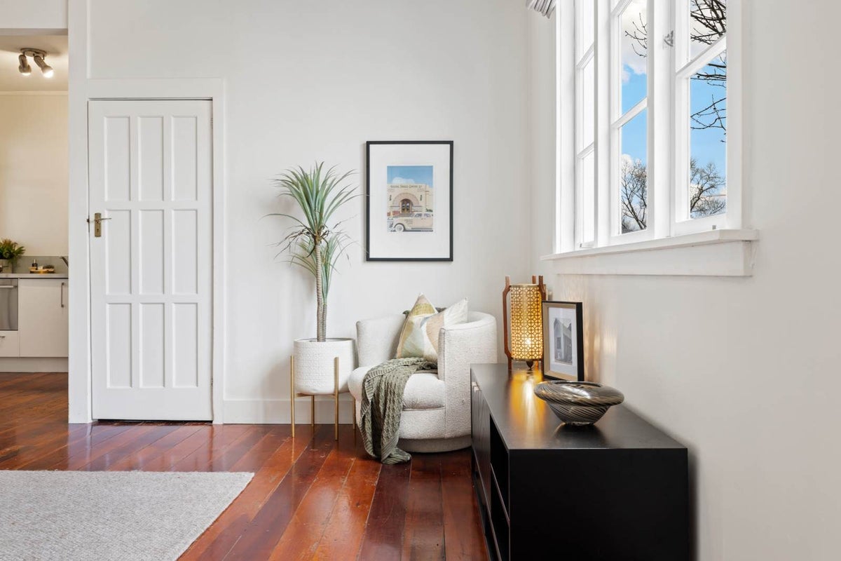 2/6 Sarawia Street, Newmarket, Auckland - Carousel 1