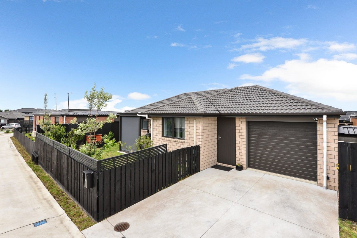 32 Pragma Rise, Rototuna North, Hamilton - Carousel 2