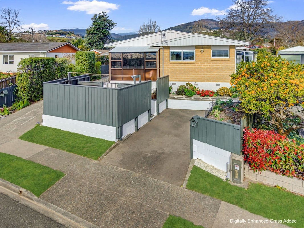 24 Cobham Crescent, Stoke, Nelson - Carousel 1