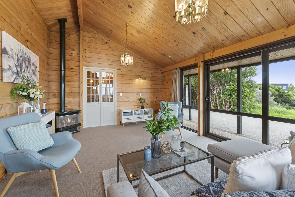 2 Flaxmere Street, Waikanae Beach, Waikanae - Carousel 2