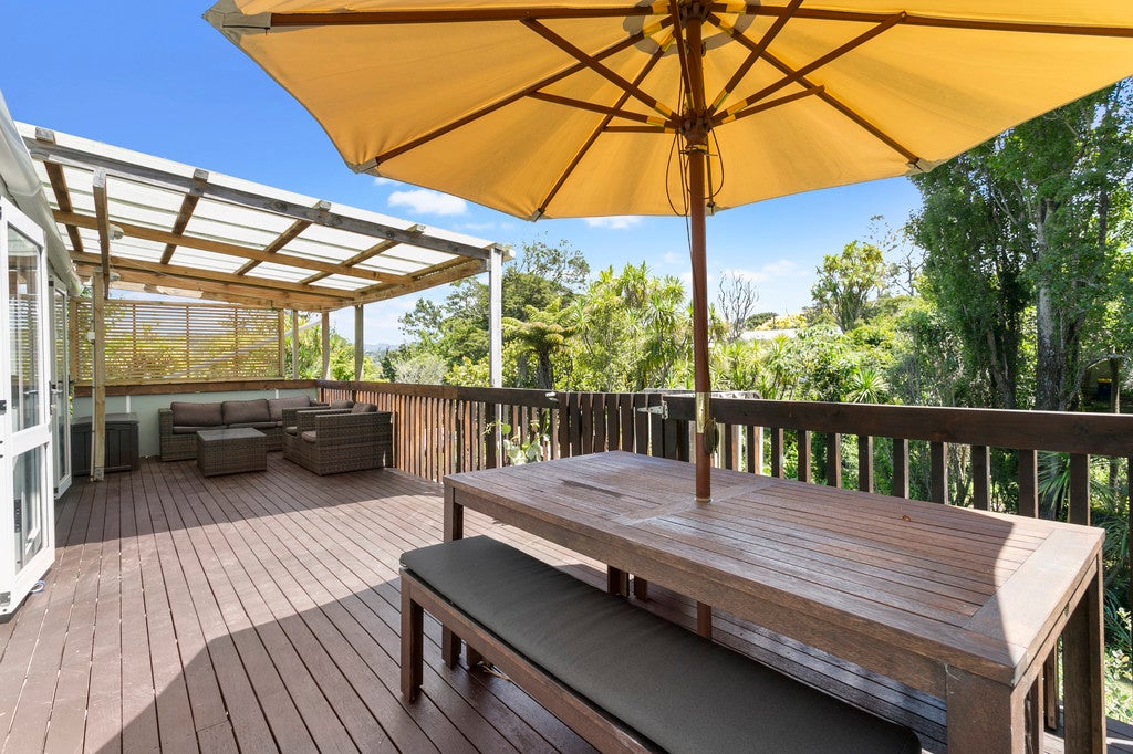 11 Norman Road, Titirangi, Auckland - Carousel 2
