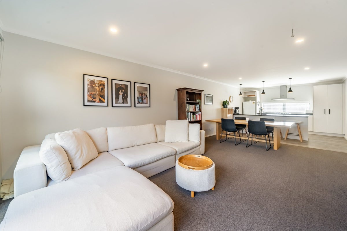 48 Pateke Drive, Kenepuru, Porirua - Carousel 1