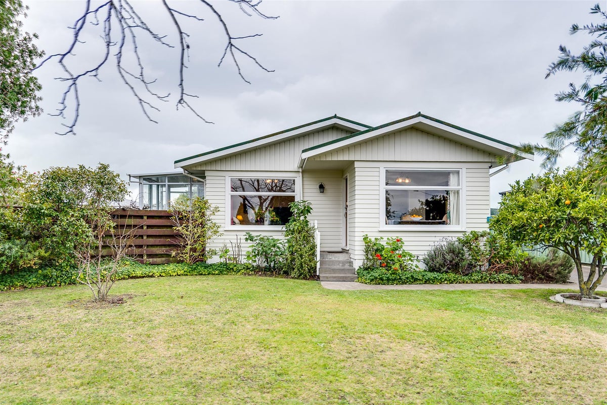 22 Coventry Avenue, Tamatea, Napier - Carousel 1