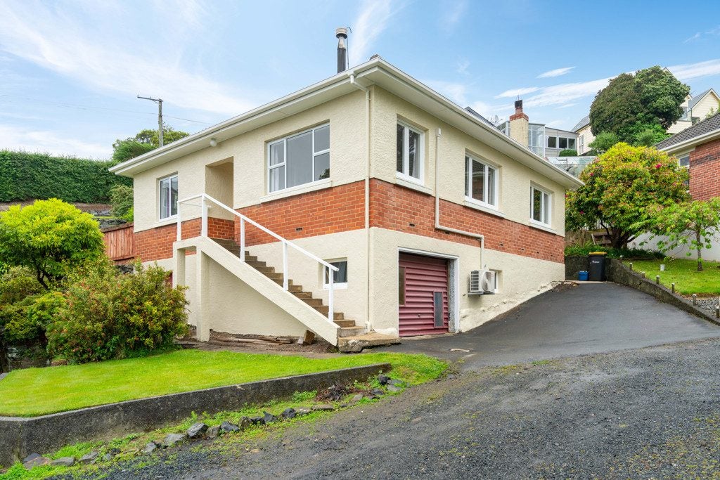 73 Carson Street, Maryhill, Dunedin - Carousel 1
