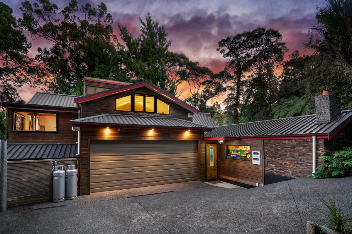 53 Kauri Loop Road, Oratia, Auckland - Carousel 2