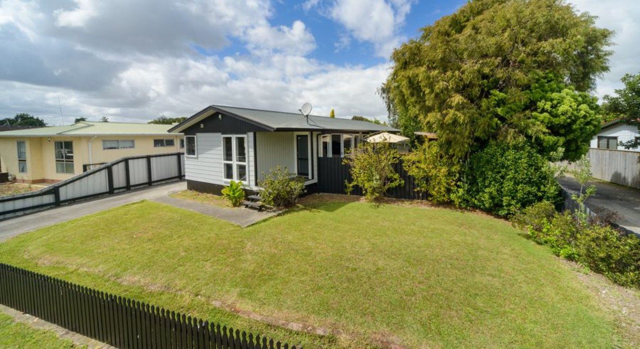 73 Havelock Avenue, Westbrook, Palmerston North - Carousel 1