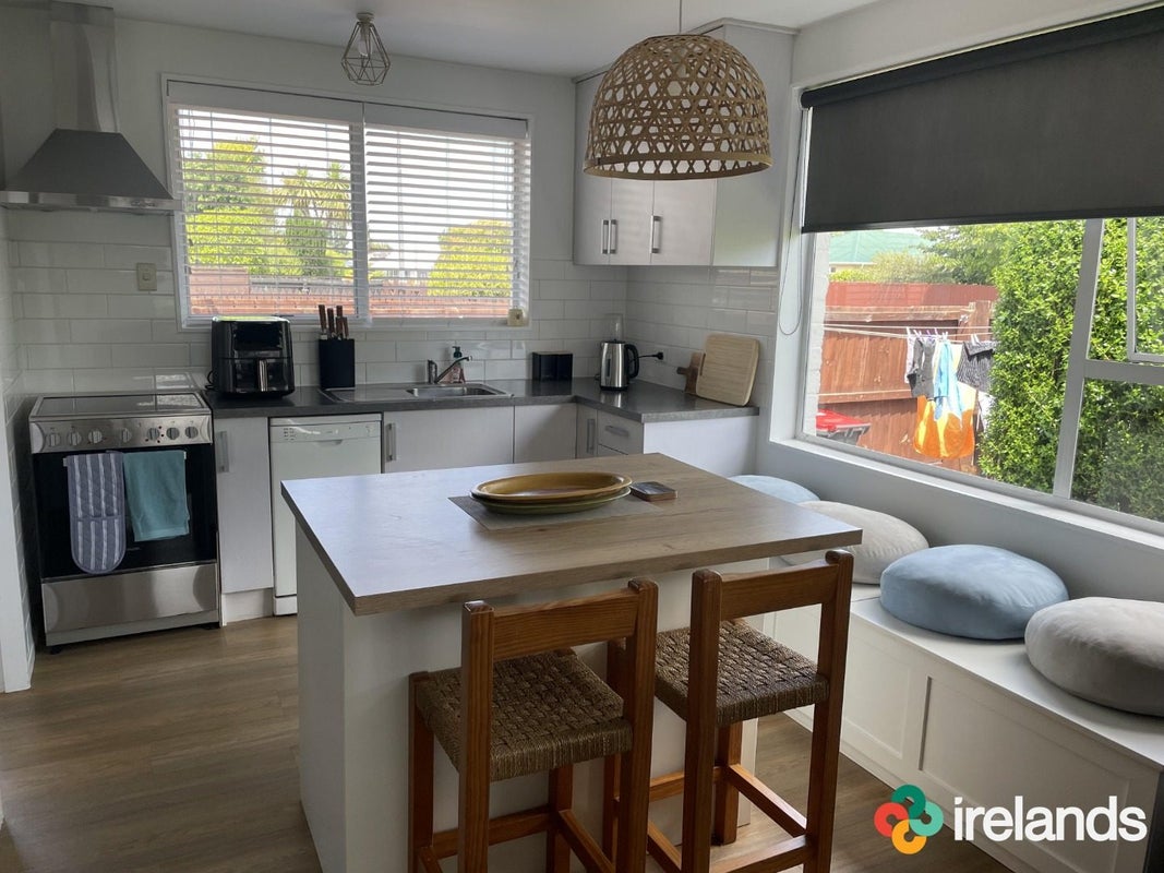1/176 Grimseys Road, Redwood, Christchurch - Carousel 2