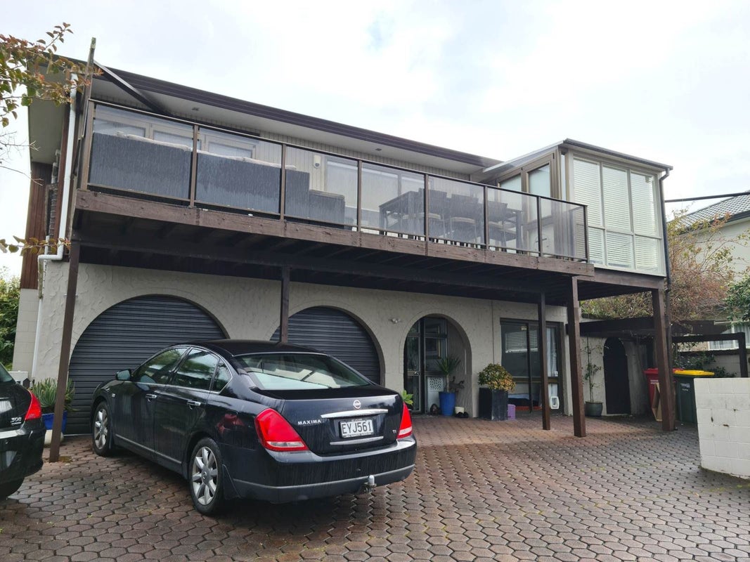 1/91 Aberdeen Road, Castor Bay, Auckland - Carousel 1