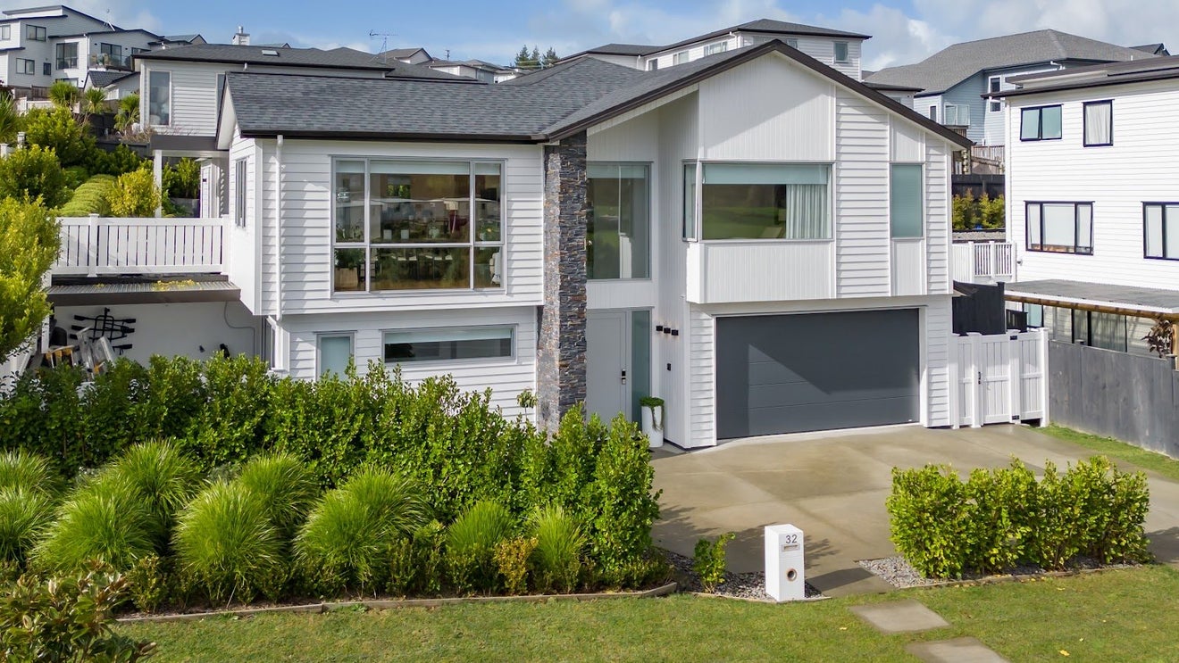 32 Celestial Crescent, Orewa, Orewa - Carousel 2