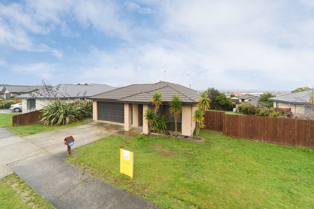 79 Parnell Heights, KELVIN GROVE, PALMERSTON NORTH - Carousel 2