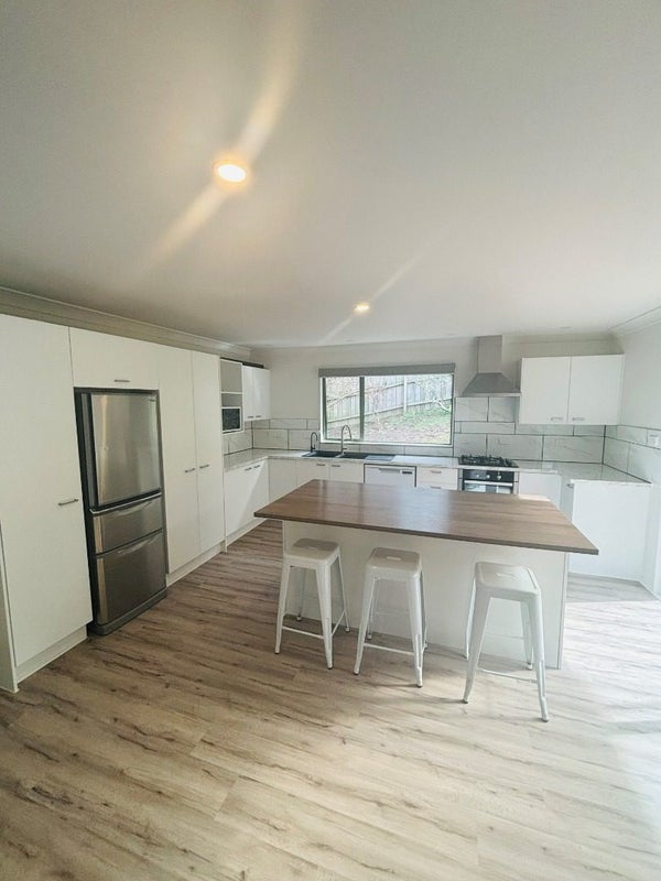 20 Caversham Drive, Torbay, Auckland - Carousel 2