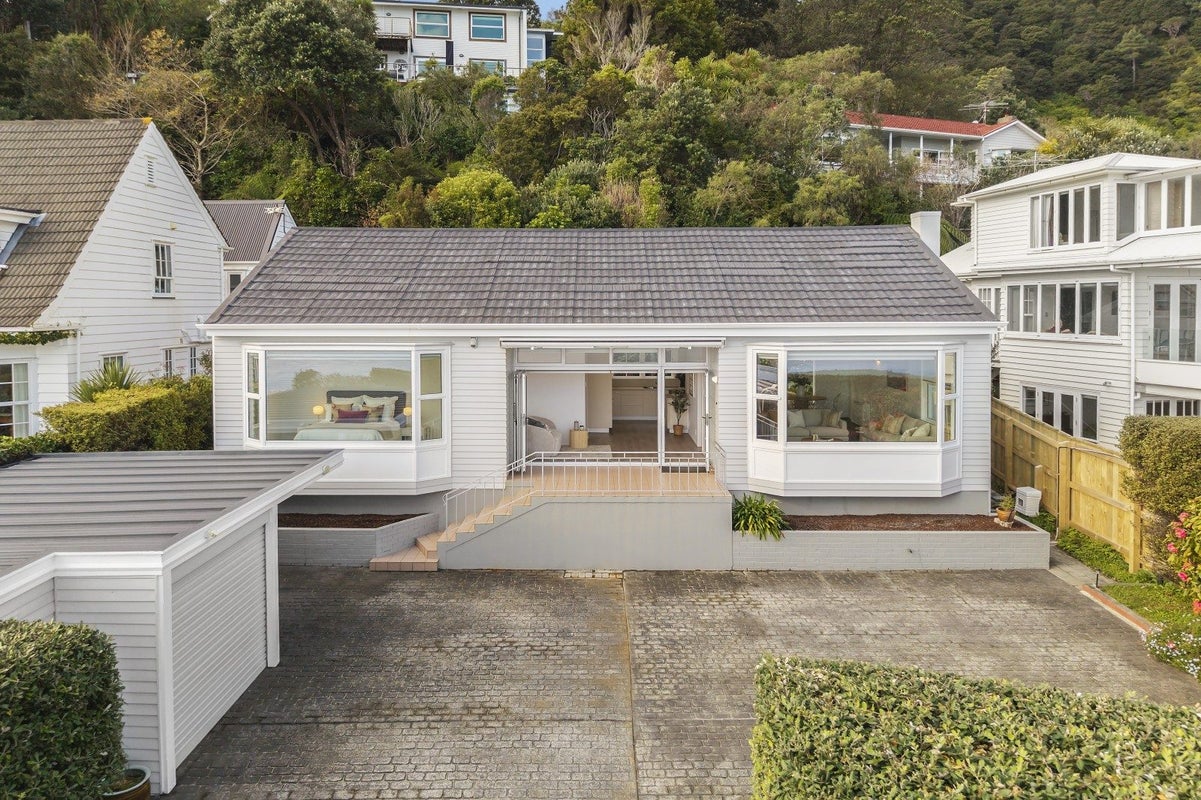 238 Marine Drive, Lowry Bay, Lower Hutt - Carousel 2