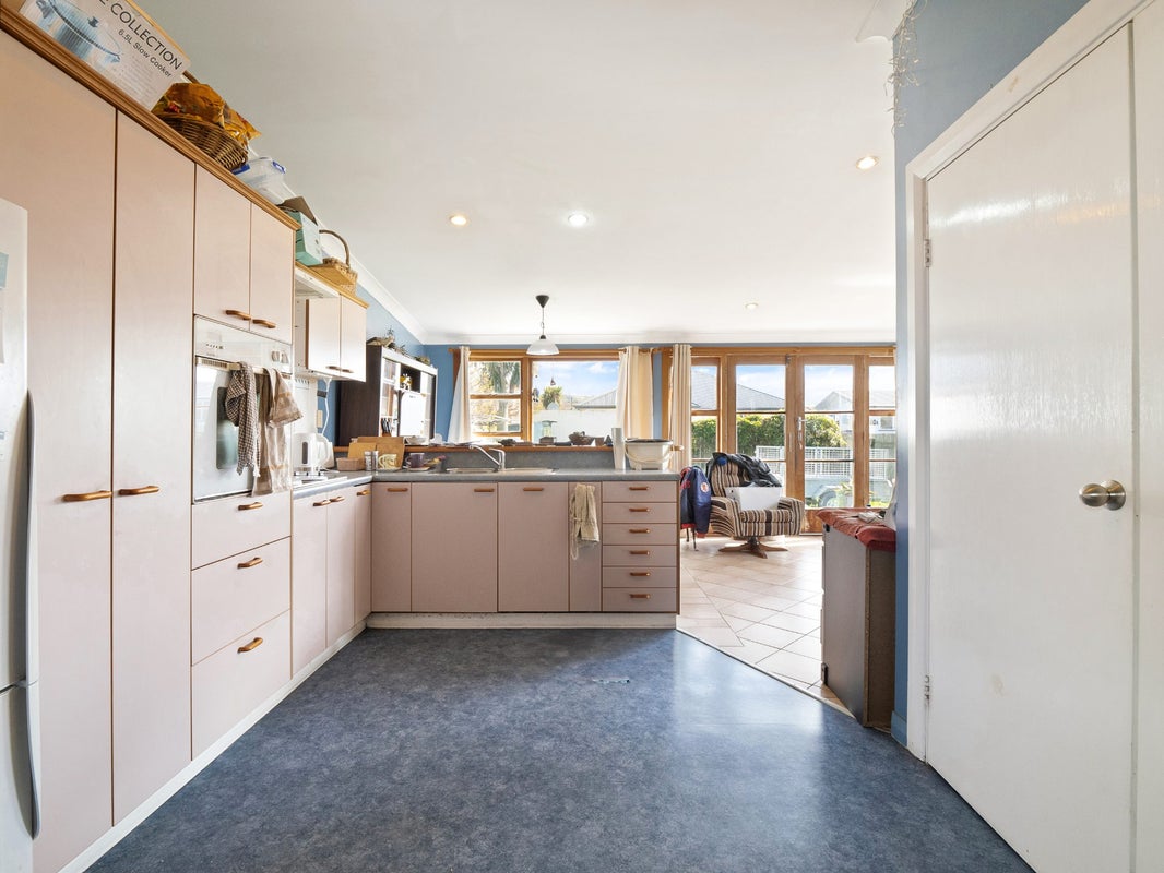 42 Hargest Crescent, Saint Kilda, Dunedin - Carousel 2
