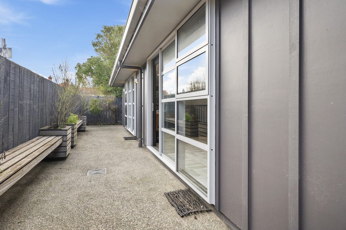 30A Victoria Road, Saint Kilda, Dunedin - Carousel 2