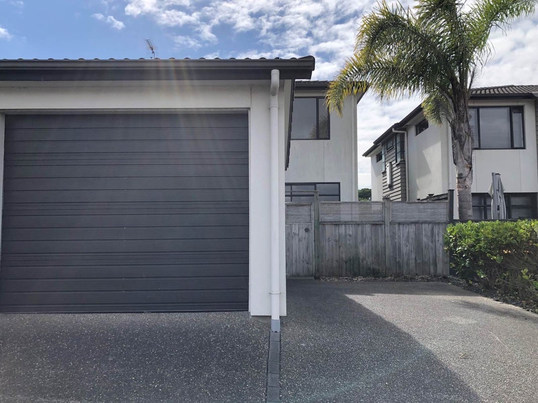 63 Coachman Drive, Flat Bush, Auckland - Carousel 2
