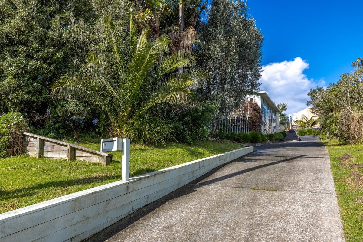 10 Ocean Road, Surfdale, Waiheke Island - Carousel 26