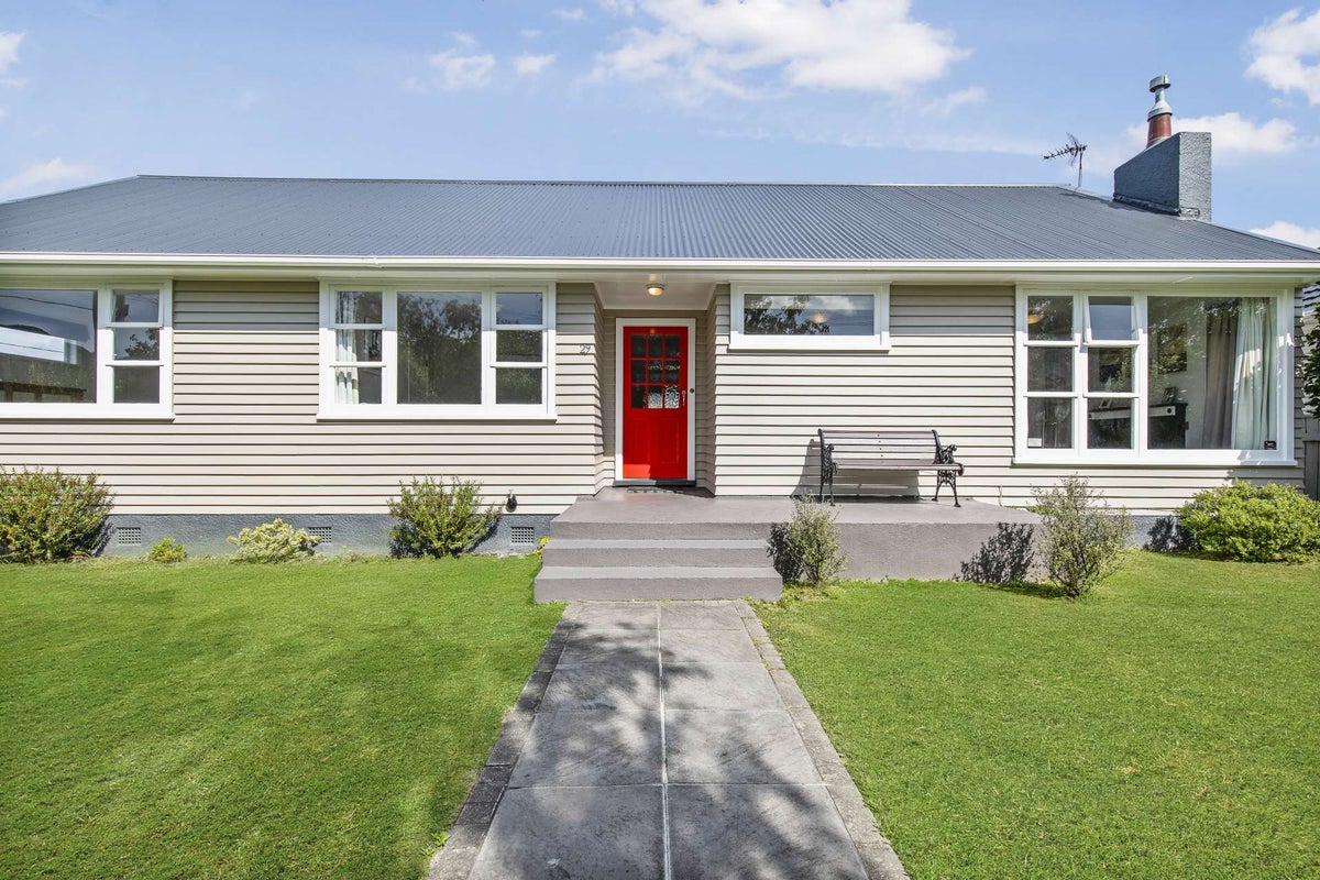 29 Pinny Avenue, Epuni, Lower Hutt - Carousel 1