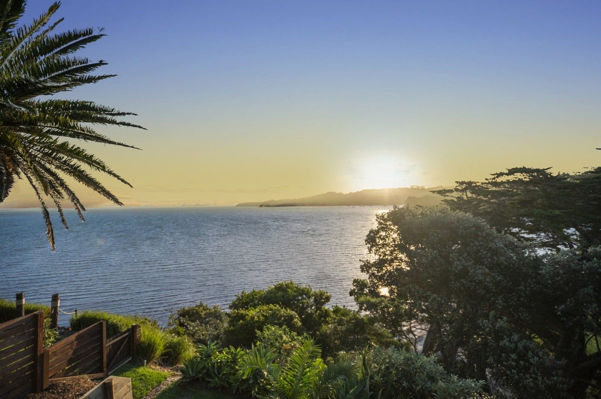 24 Miami Avenue, Surfdale, Waiheke Island - Carousel 1