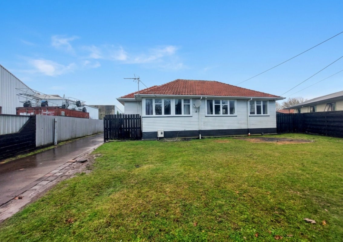 13 Edgar Street, Frankton, Hamilton - Carousel 2