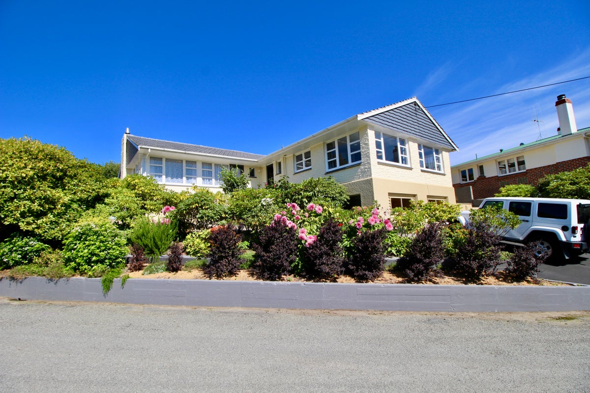 2 Cambridge Place, Holmes Hill, Oamaru - Carousel 21