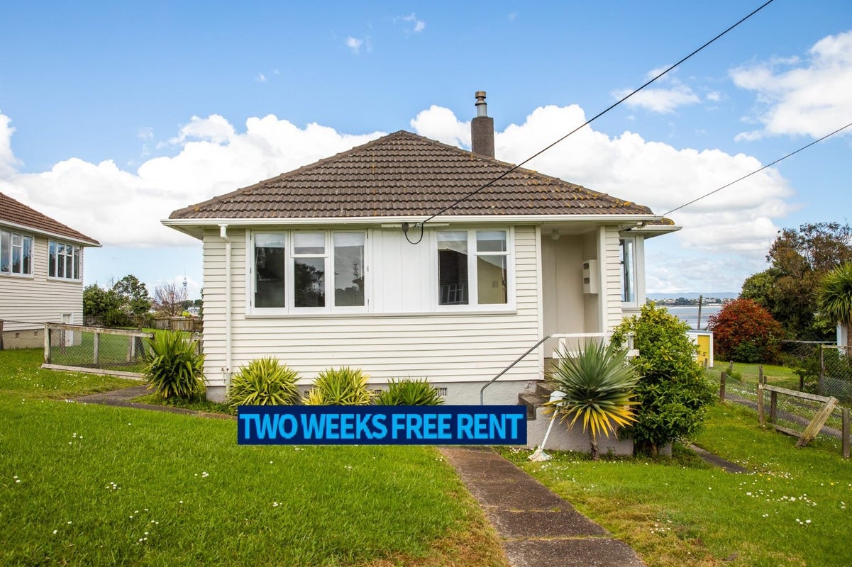 49 Hillary Crescent, Belmont, Auckland - Carousel 1
