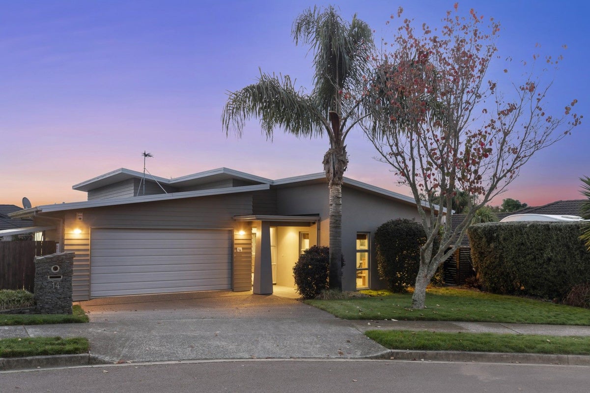 14 Stamford Place, Ohauiti, Tauranga - Carousel 1