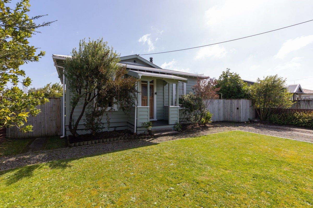 20 Fairs Road, Milson, Palmerston North - Carousel 1