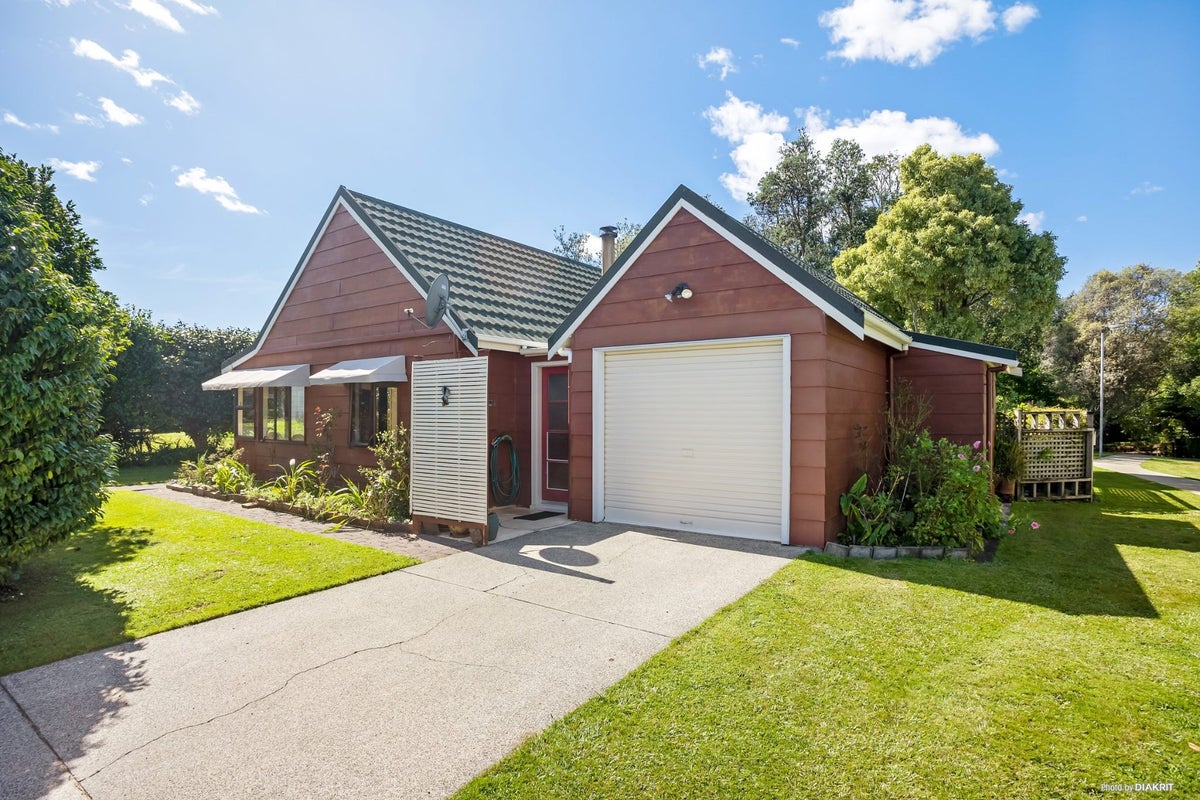 15 Kingfisher Way, Te Kowhai, Hamilton - Carousel 2