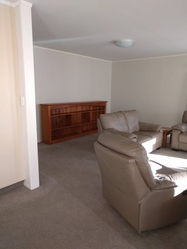 1B Grainger Road, Te Atatu South, Auckland - Carousel 2