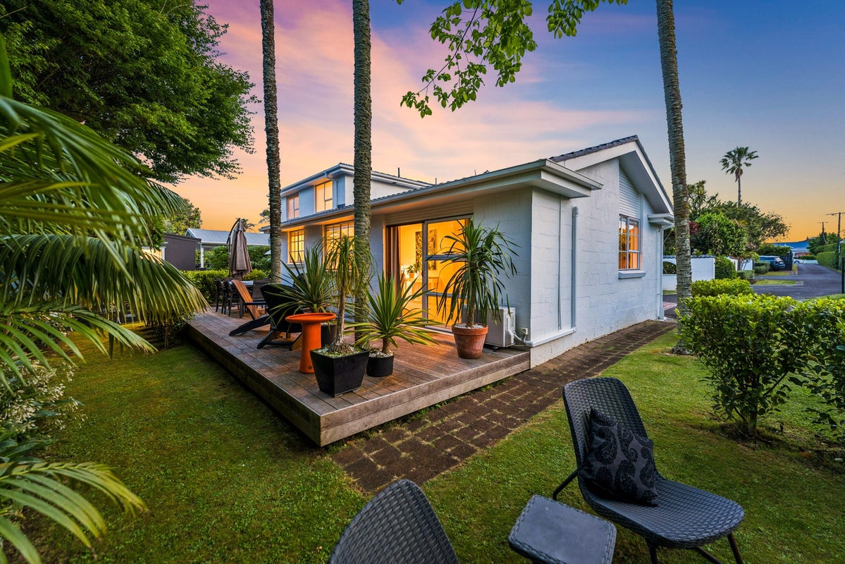 3/4 Frater Avenue, Milford, Auckland - Carousel 2
