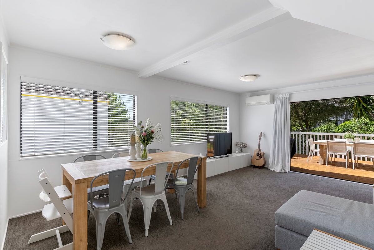 13/24 Beswick Place, Birkdale, Auckland - Carousel 1