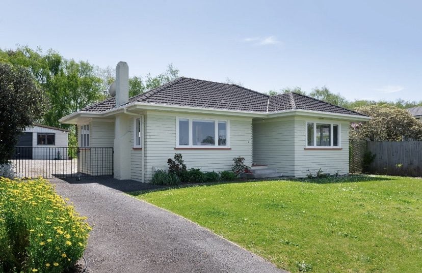 71 Montgomery Crescent, Bader, Hamilton - Carousel 1