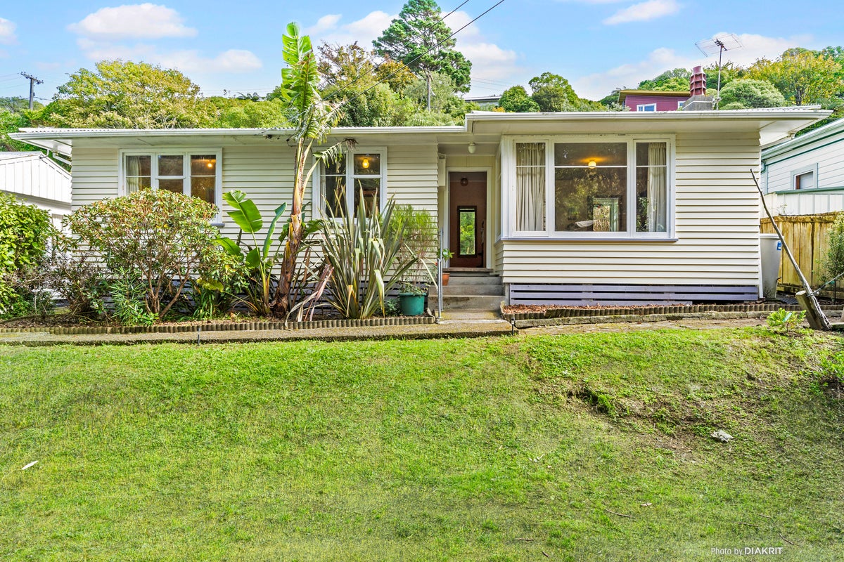 49 Awarua Street, Ngaio, Wellington - Carousel 1