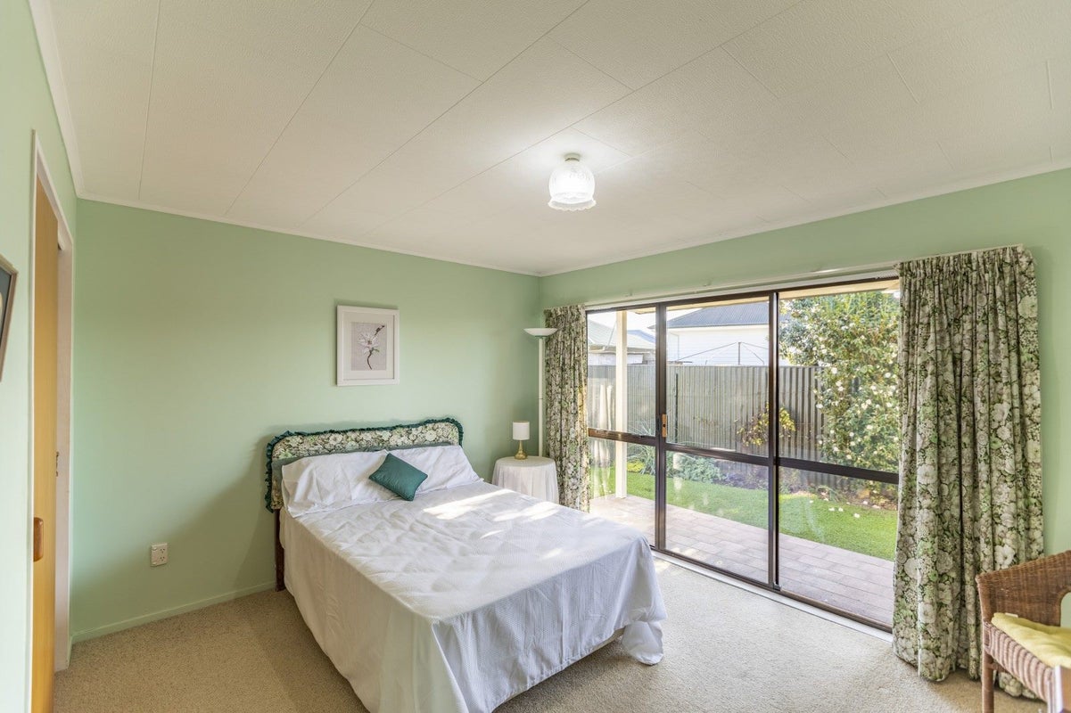 1/406A McLean ST, Saint Leonards, Hastings - Carousel 2