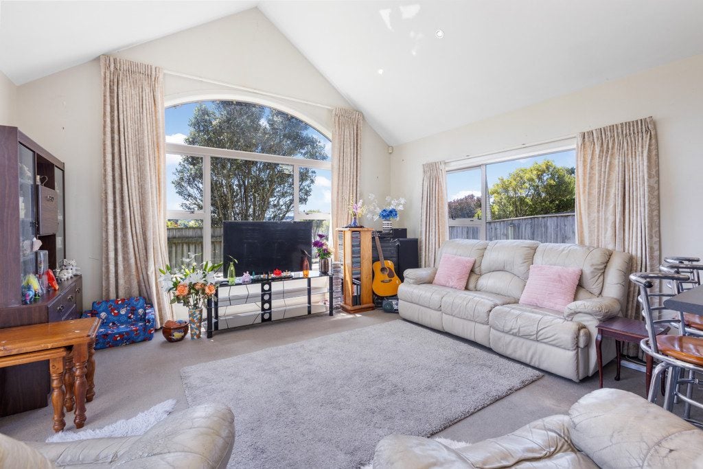 10 Halewood Grove, Churton Park, Wellington - Carousel 2