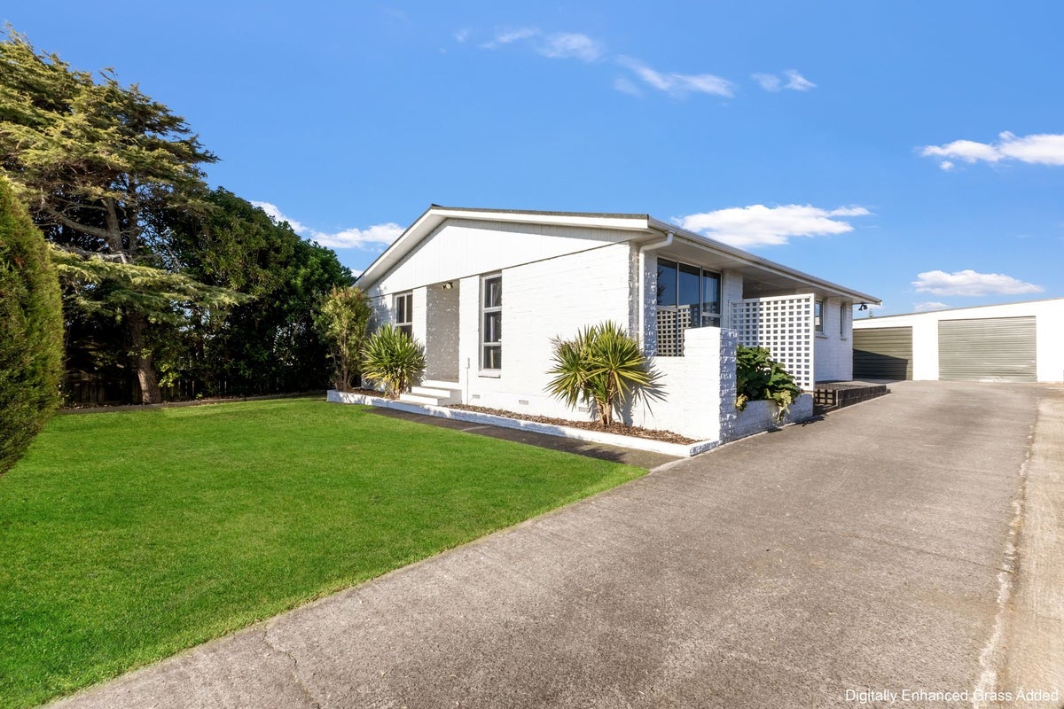 35 Camellia Avenue, Bell Block, New Plymouth - Carousel 1
