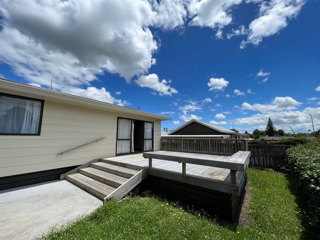 2 Inca Place, Red Hill, Papakura - Carousel 1